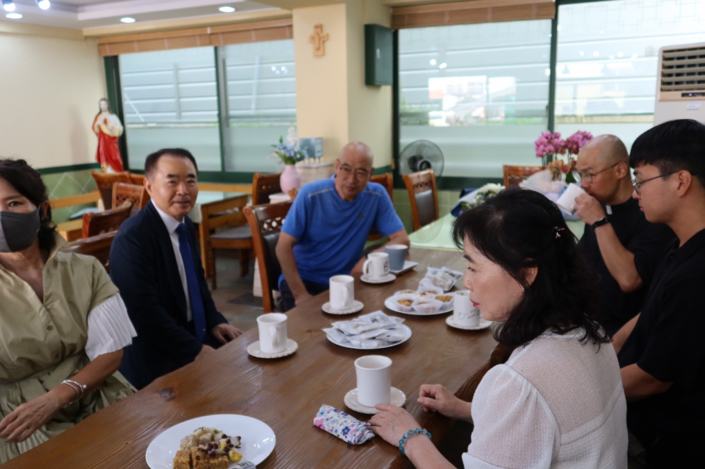 김정욱 바오로 주임 신부님 환영식(2024. 8. 16) (34).jpg