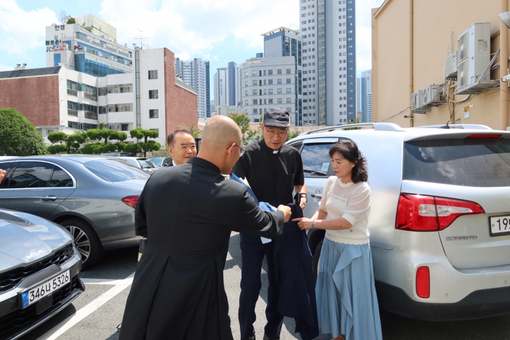 김정욱 바오로 주임 신부님 환영식(2024. 8. 16) (7).jpg