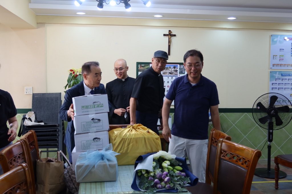 김정욱 바오로 주임 신부님 환영식(2024. 8. 16) (28).jpg