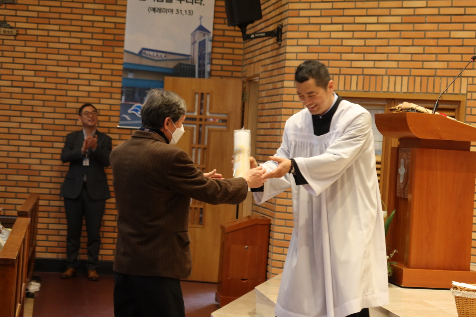 2025년 부활대축일 낮미사 (111).jpg