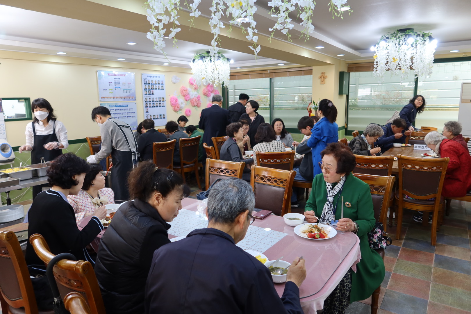 2025년 부활대축일 낮미사 (137).jpg