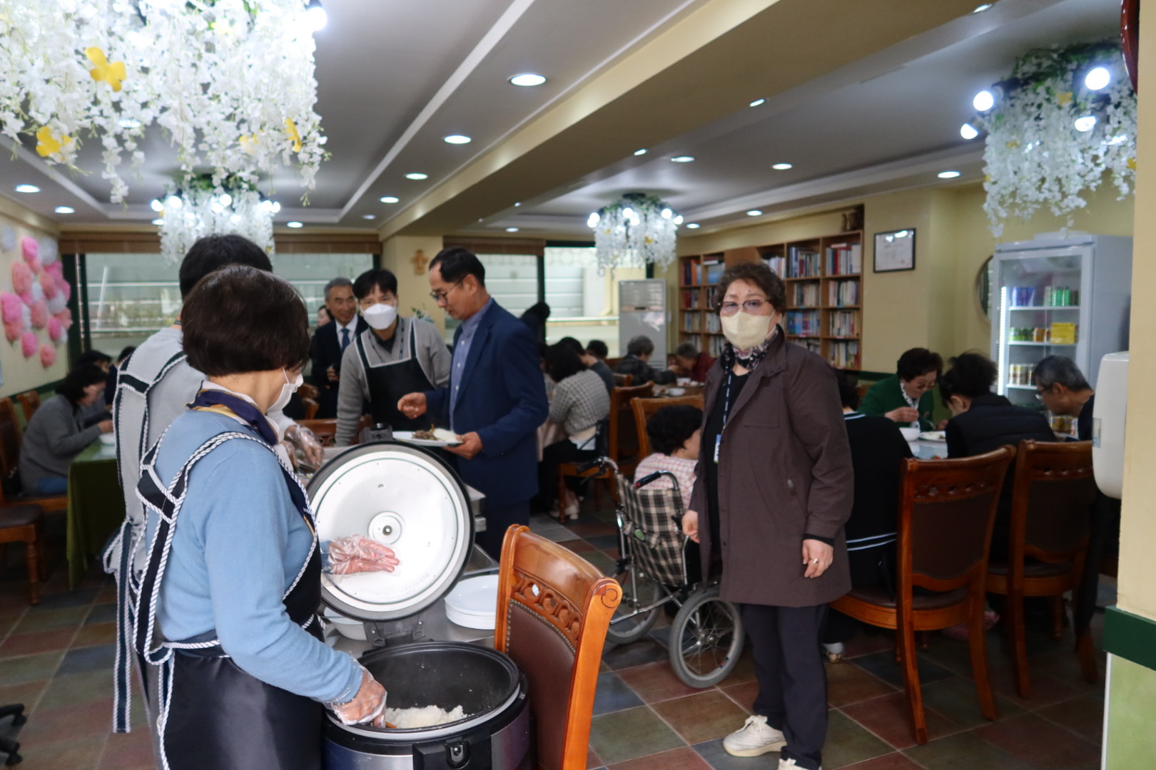 2025년 부활대축일 낮미사 (133).jpg