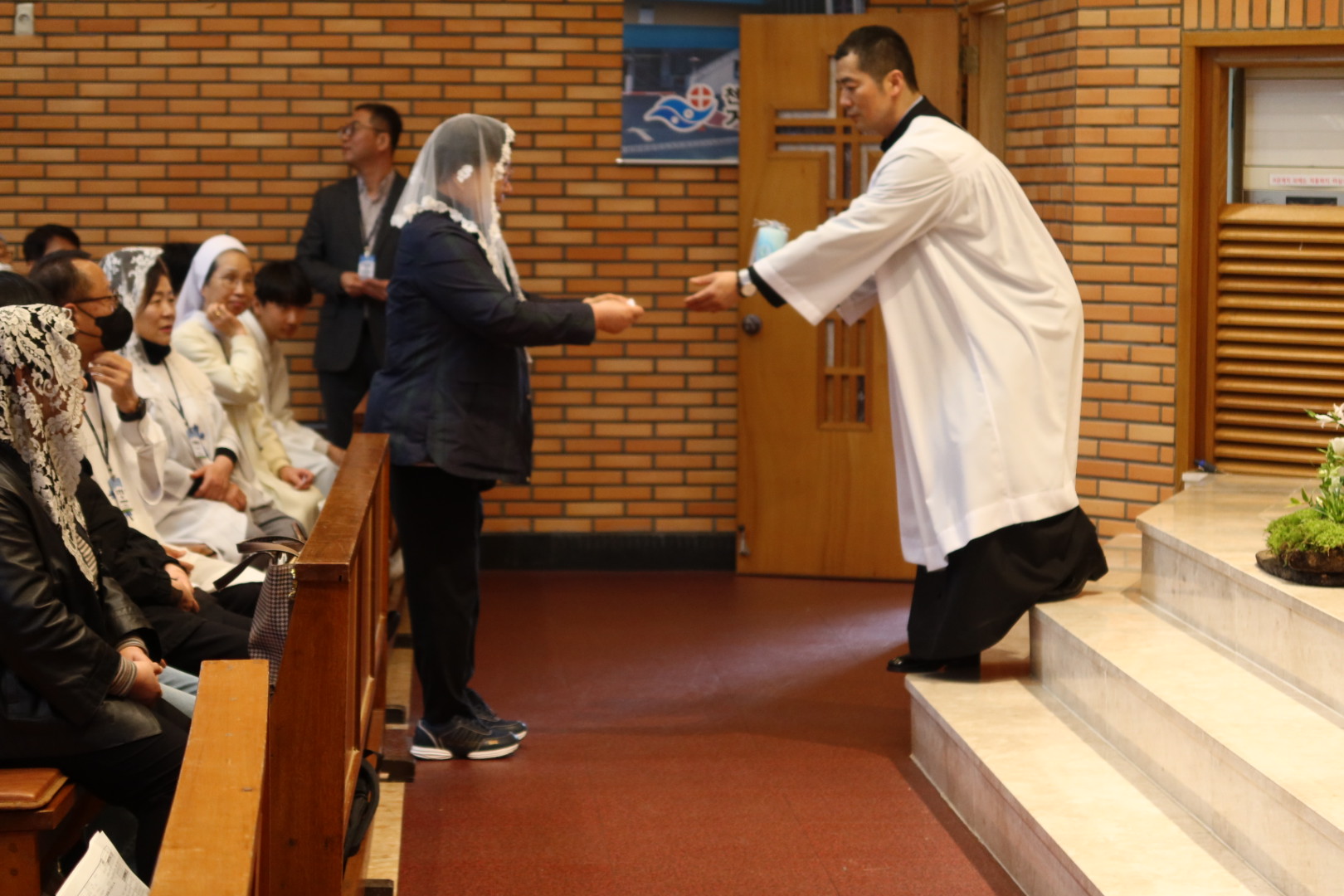 2025년 부활대축일 낮미사 (105).jpg