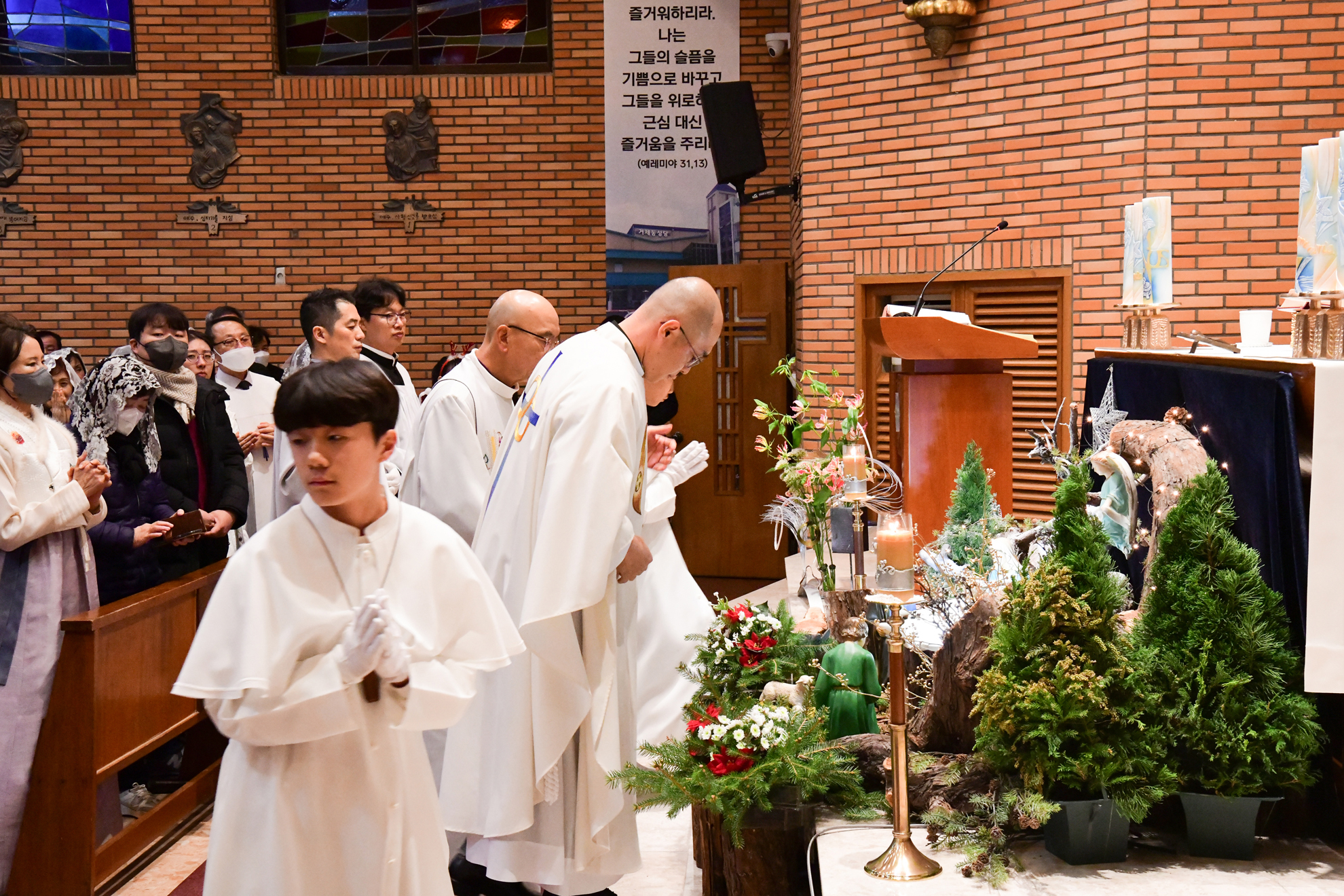 2024년 주님 성탄 대축일 밤미사 (19).jpg
