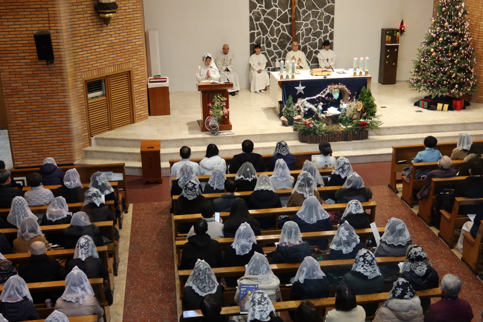 2024년 주님 성탄 대축일 밤미사 (247).jpg