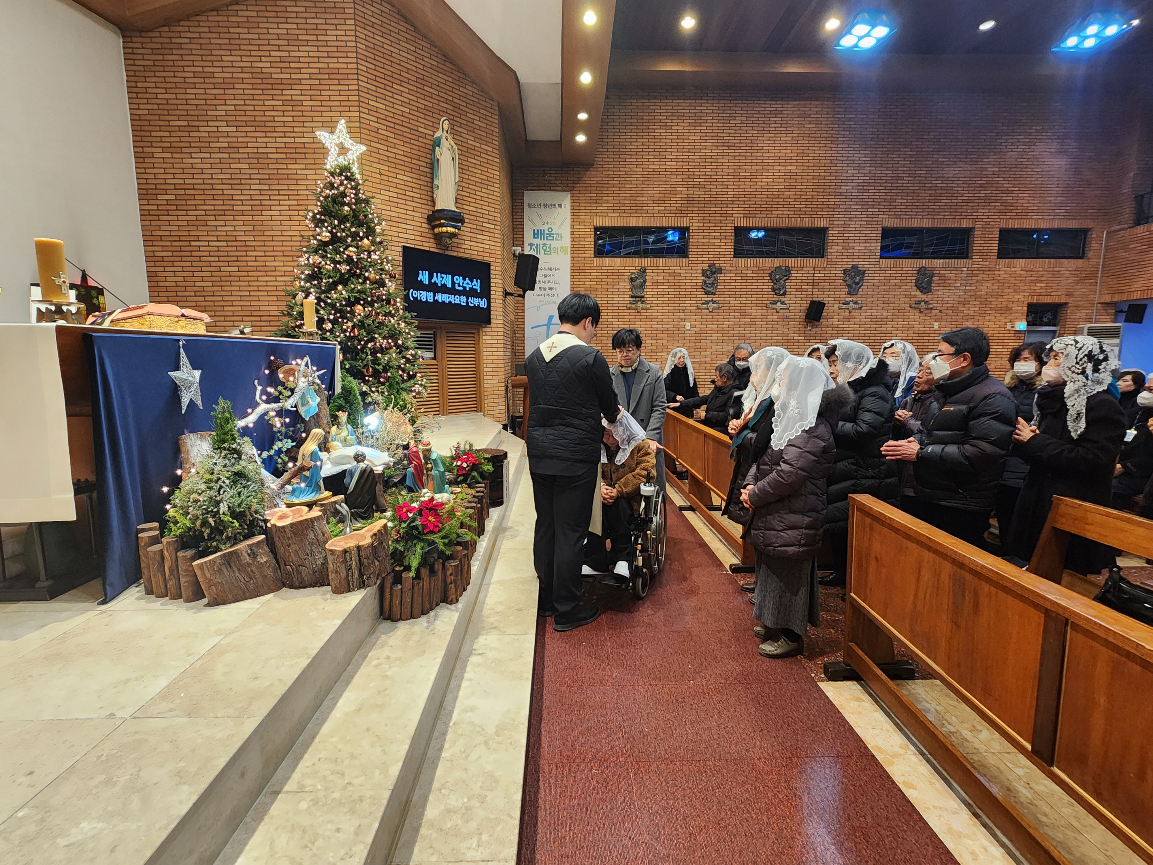 새 사제 이경범서례자요한신부님첫미사 (5).jpg