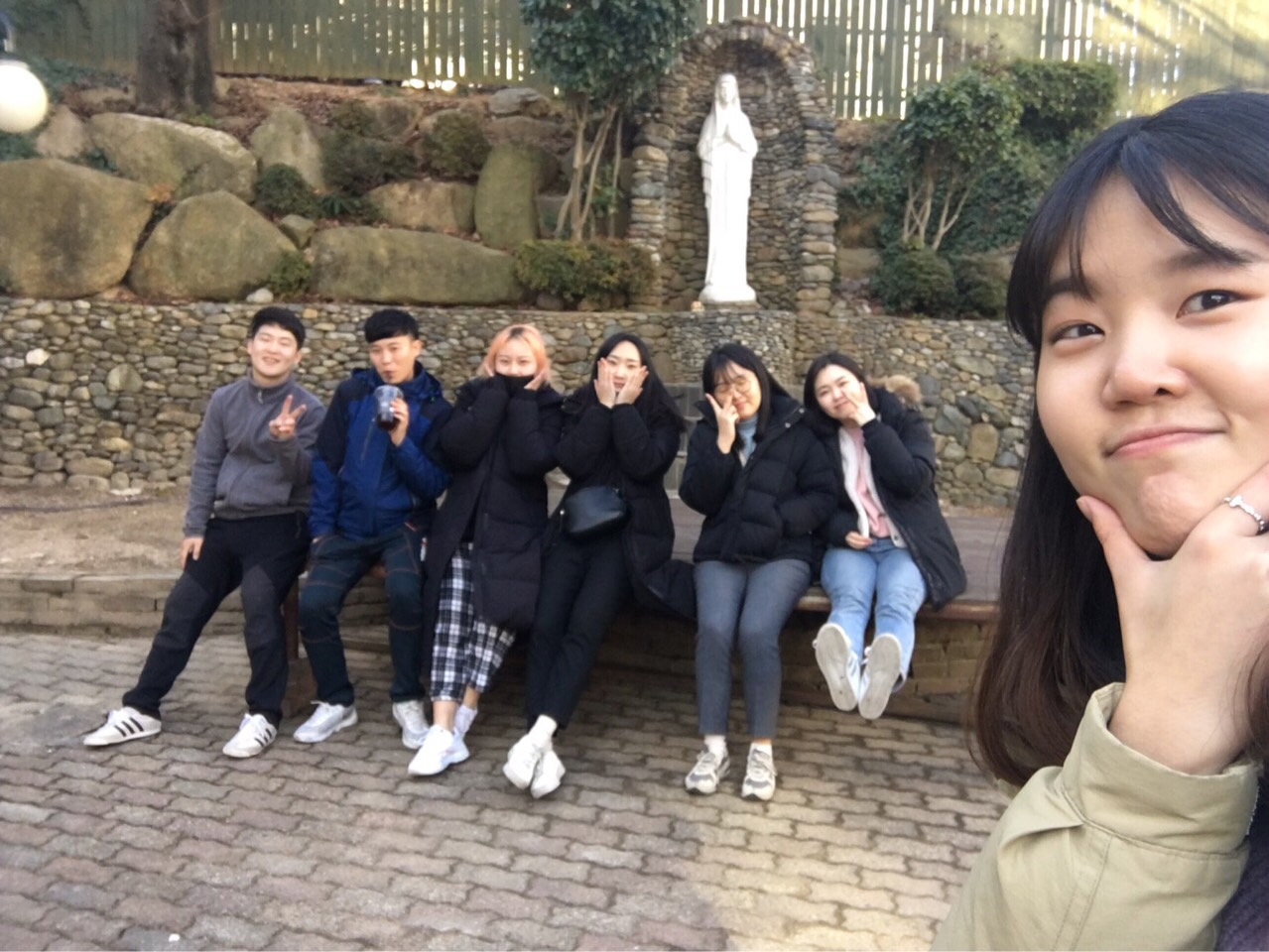 7_43bUd018svc1s7a9rbjegoro_4ey0mj.jpg