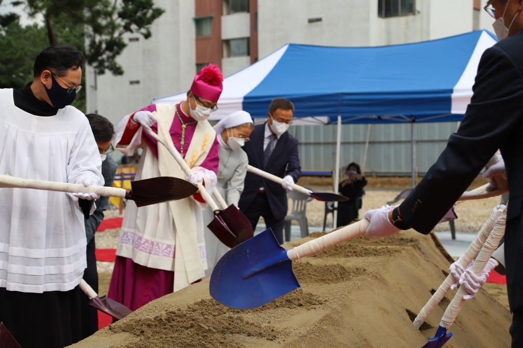 20210910예수성심전교수녀원본원기공식008.jpg