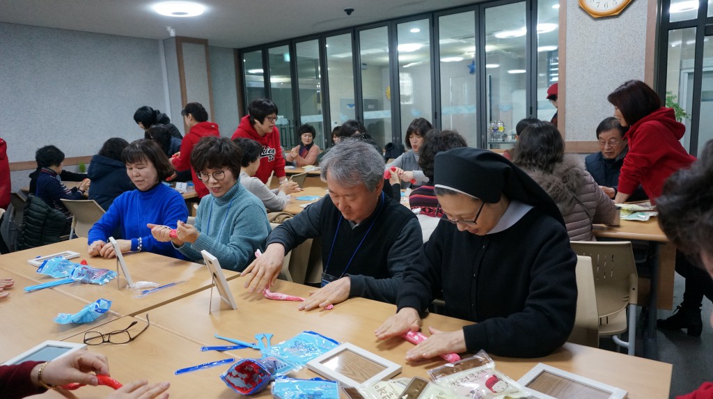 20180212울산대리구노인대학연합회봉사자연수005.jpg