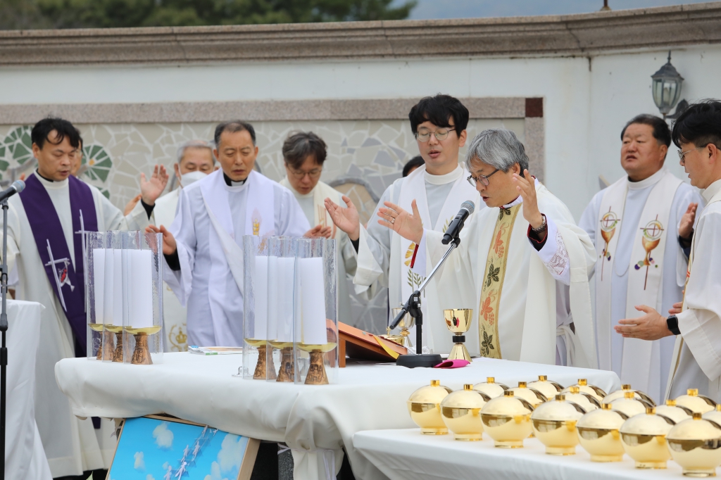 20241102위령의날미사(양산하늘공원)176.JPG