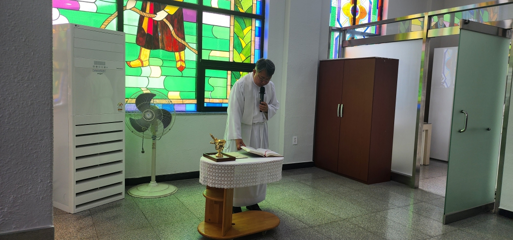 20250525삼산성당리프트설치축복식004.jpg