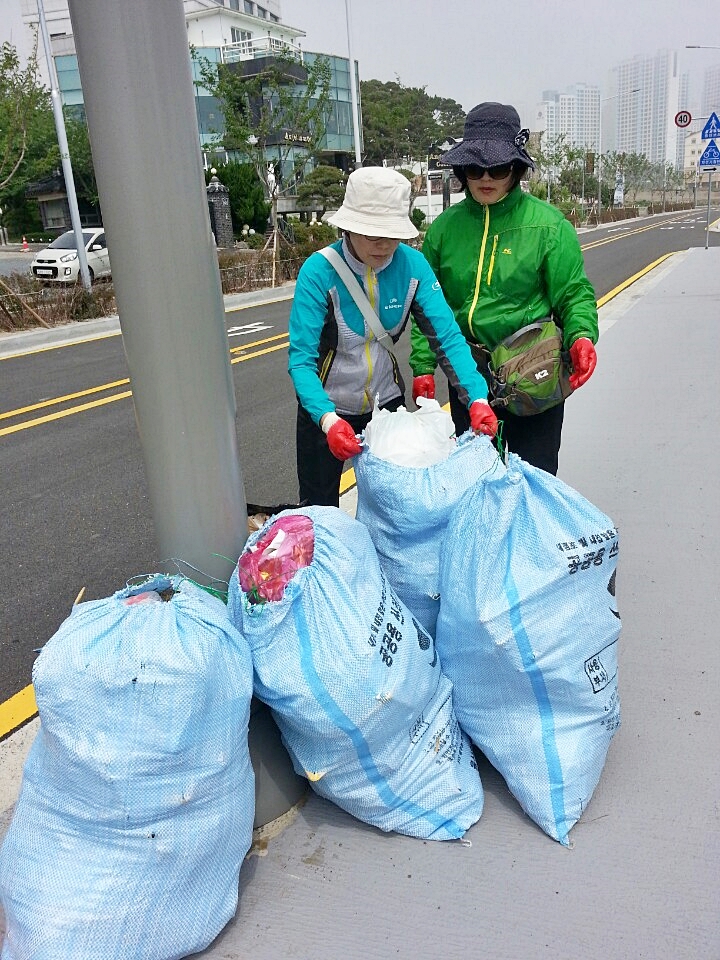 20170513울산대리구사회복지분과위원환경정화003.jpg