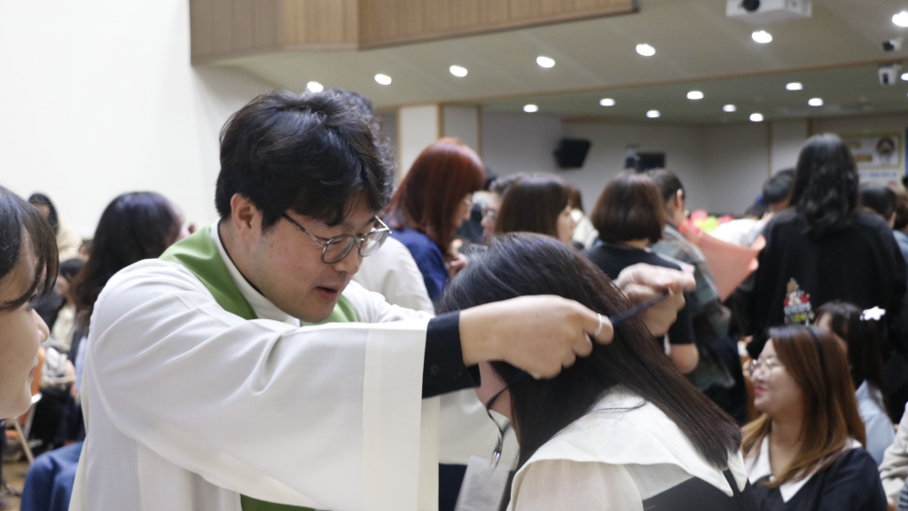 20241020교리교사의날장기근속교리교사시상및새샘학교수료식005.JPG
