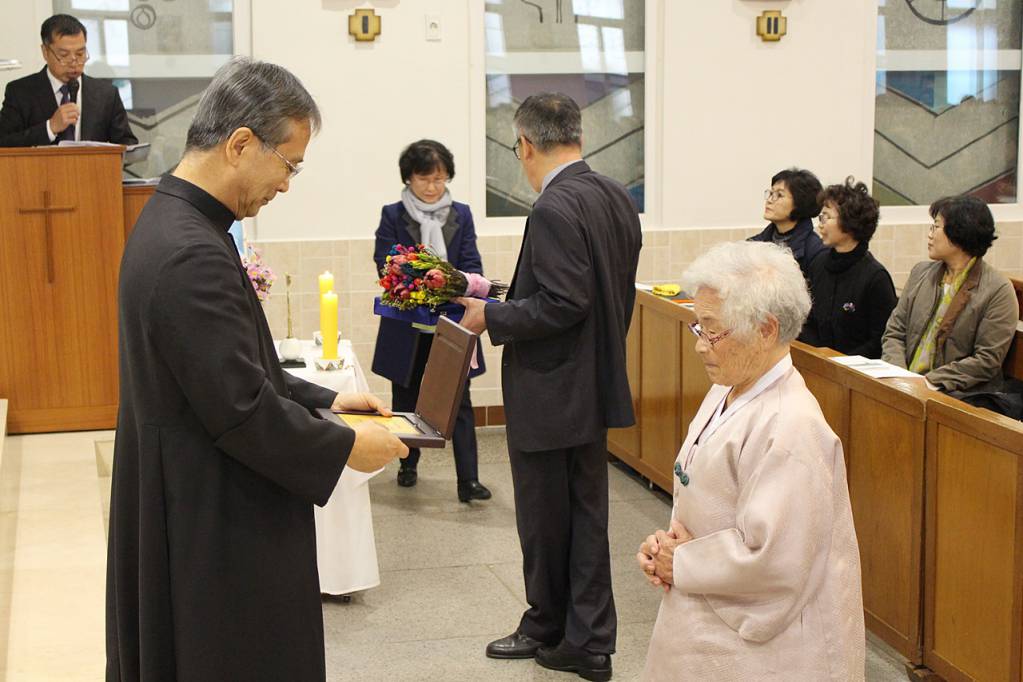 20181118연산성당레지오마리애50년근속시상식003.JPG