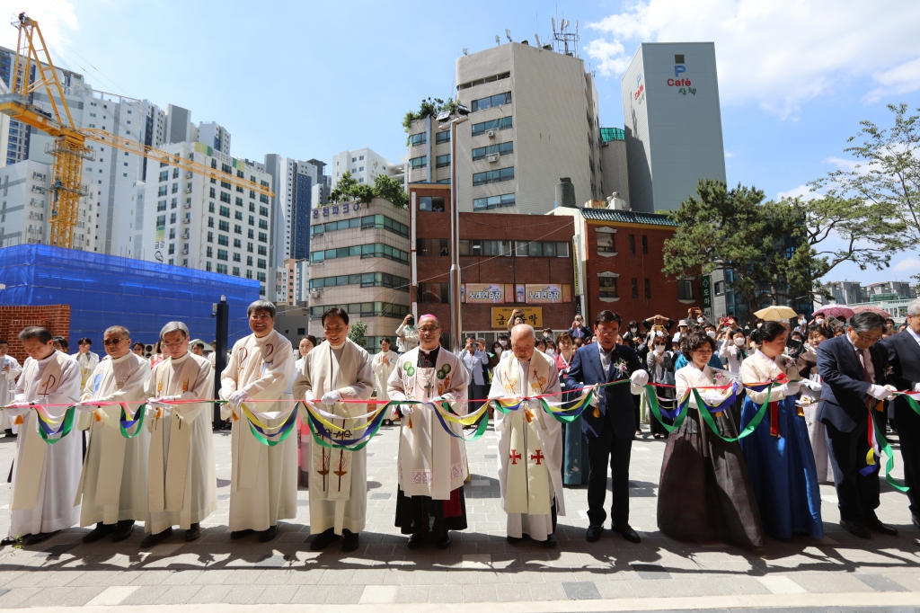 20230603온천성당새성전축복식105.JPG