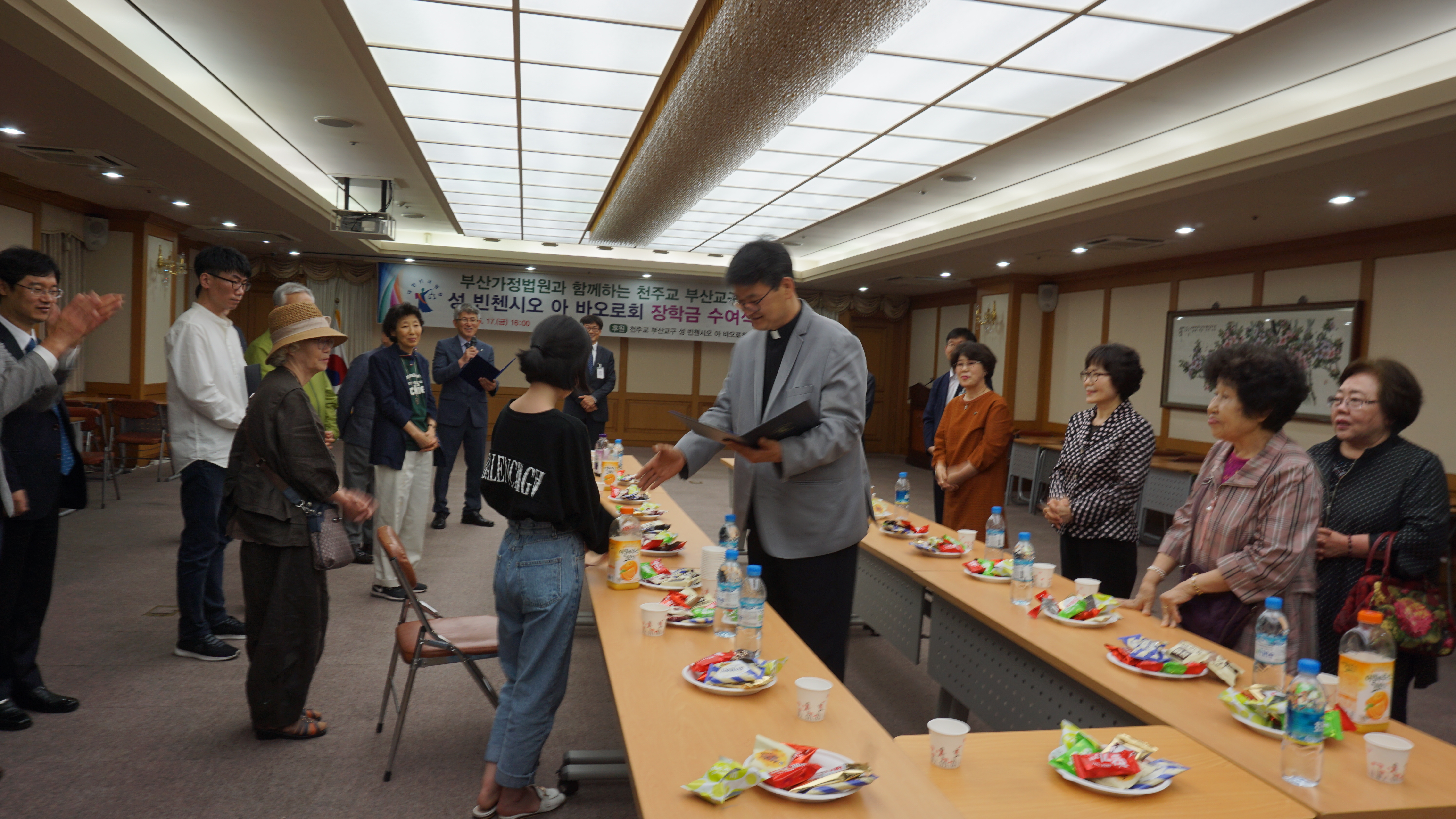 20190517성빈첸시오아바오로회장학금전달003.JPG