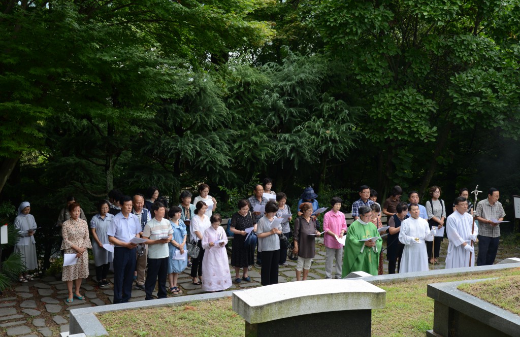 20170816오륜대순교자성지시복3주년묘지참배예식001.jpg