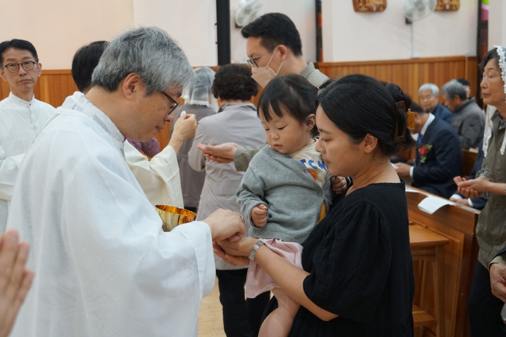 20240512동대신성당견진성사및본당의날60주년013.JPG