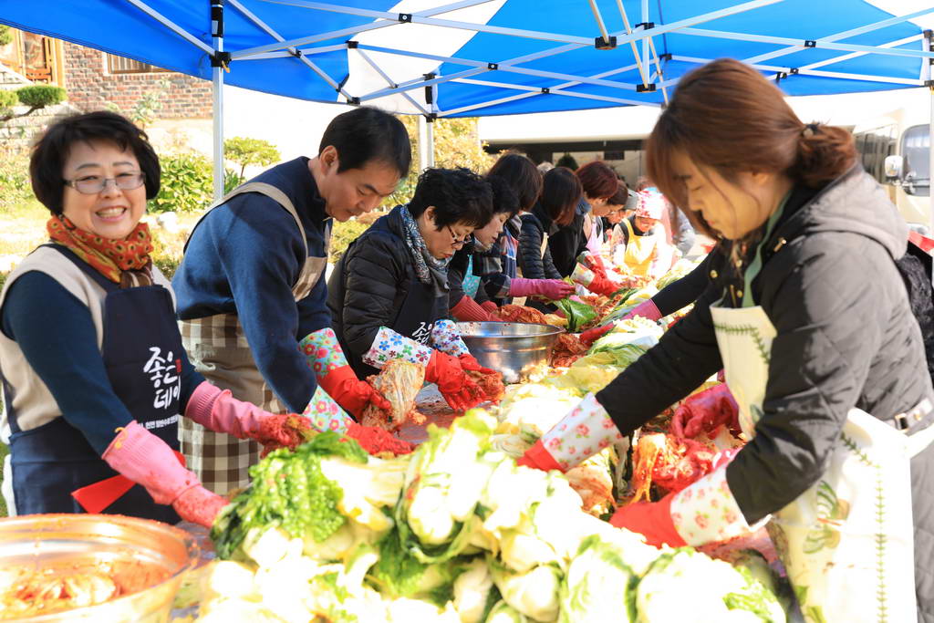 20171202사랑의김장축제(우정)007_resize.jpg