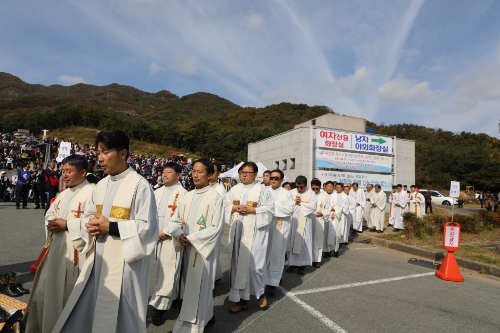 20191102위령의날미사(양산)020.JPG