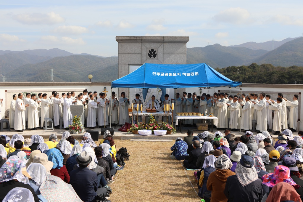 20191102위령의날미사(양산)124.JPG