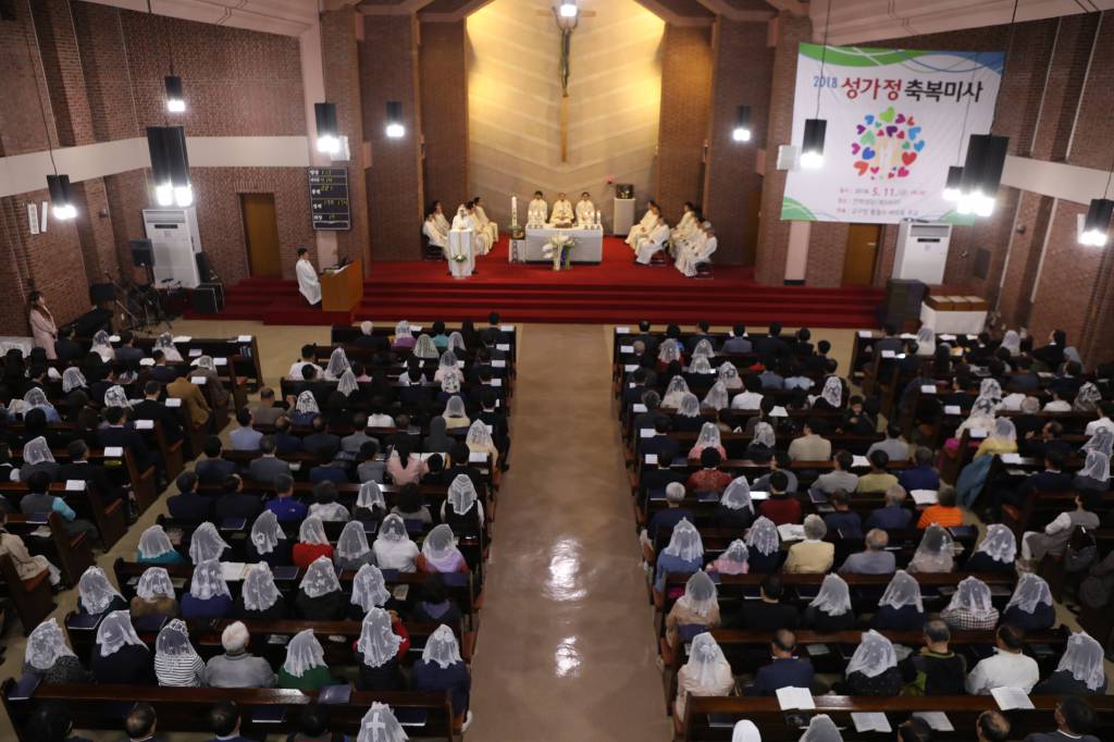 20180511성가정축복미사038.JPG