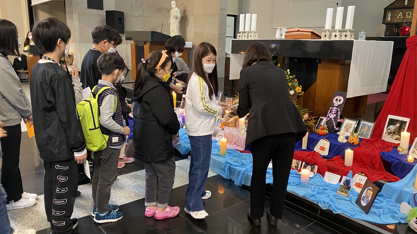 20201031성가정성당주일학교모든성인대축일-기억과기도의시간003.jpg