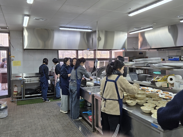 1740485201689-8.jpg