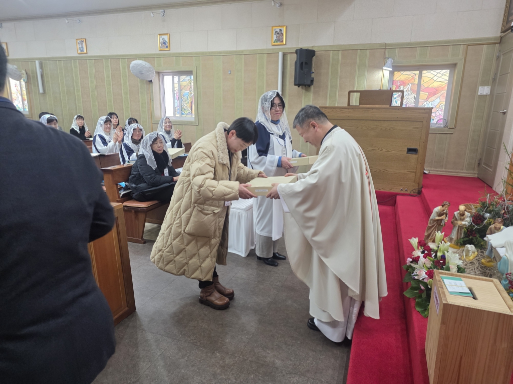 2025년12월28일 제단체장 감사선물 시상 (2).jpg