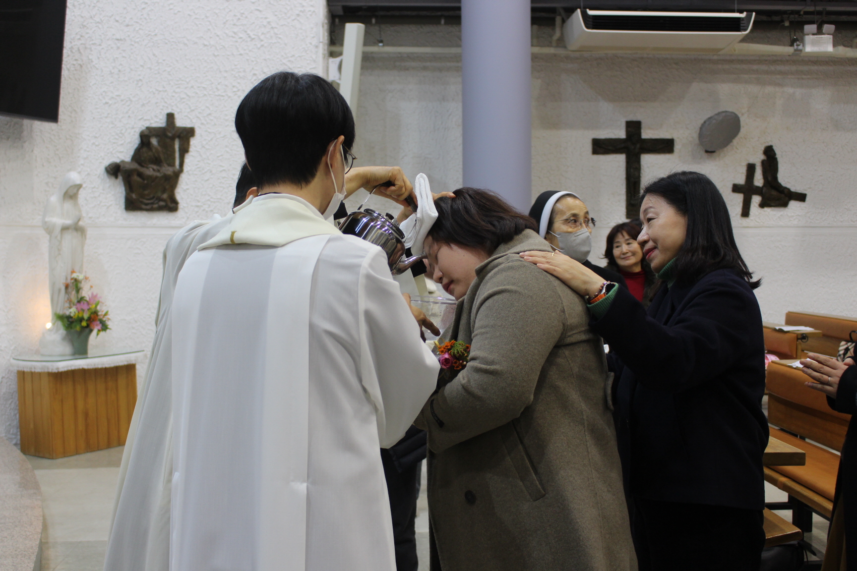 251225 세례식 (19).JPG
