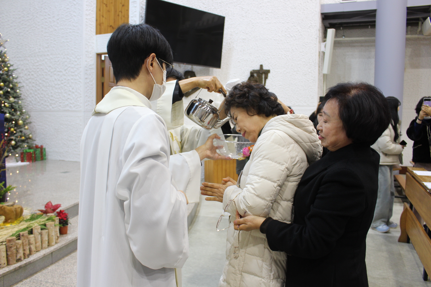 251225 세례식 (13).JPG