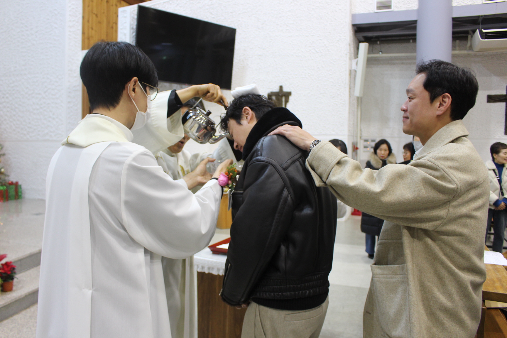 251225 세례식 (27).JPG
