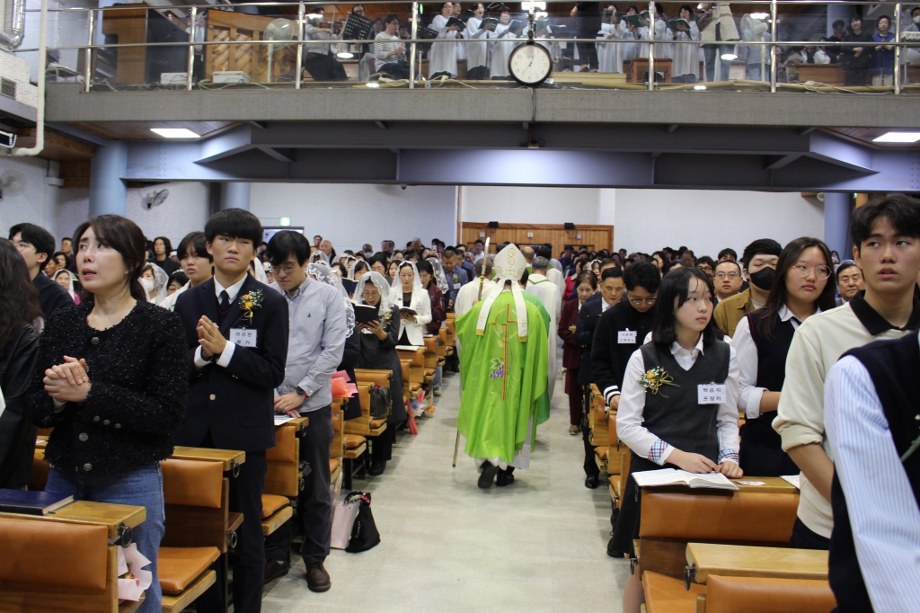 2410274 본당의날 미사 파견 (1).JPG