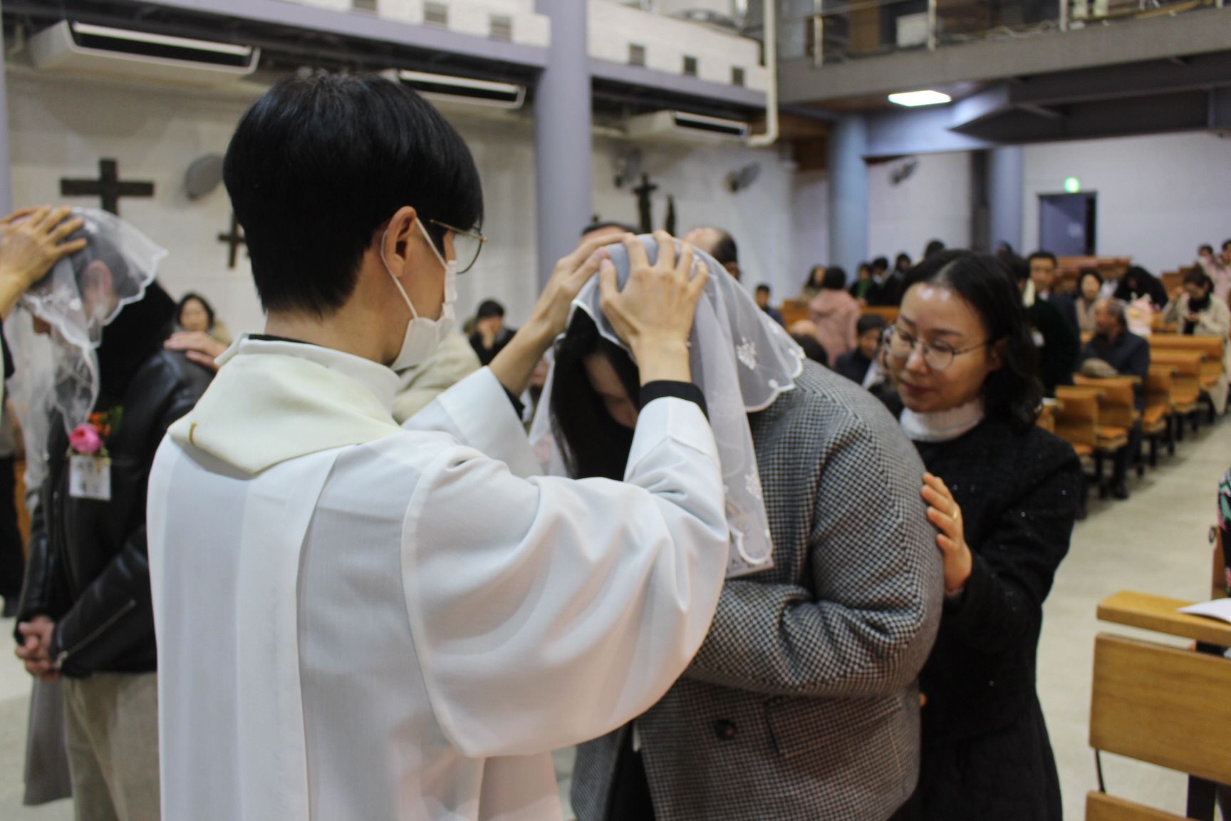 251225 세례식 (43).JPG