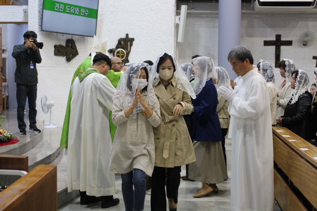 2410274 본당의날 견진성사 (13).JPG