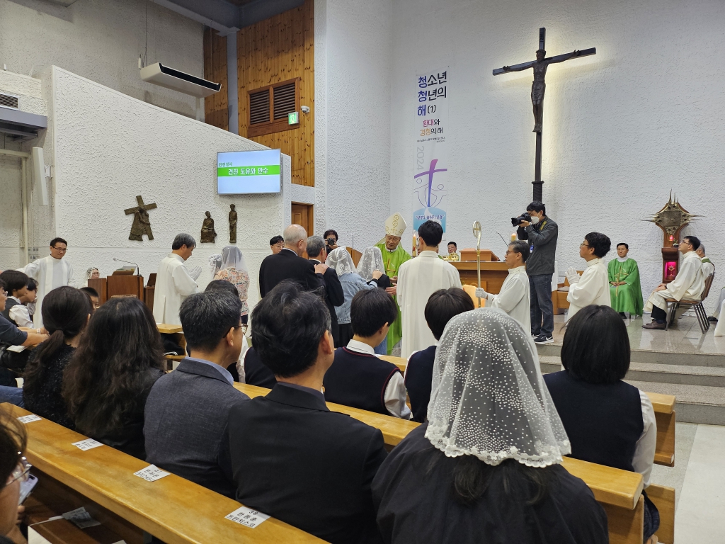 2410274 본당의날 견진성사 (27).jpg