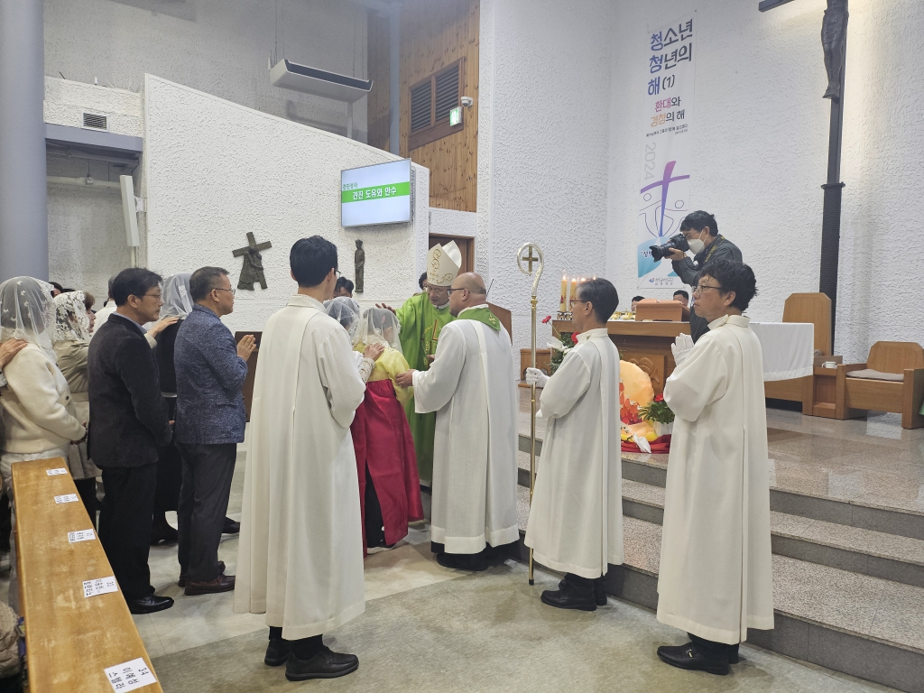 2410274 본당의날 견진성사 (25).jpg