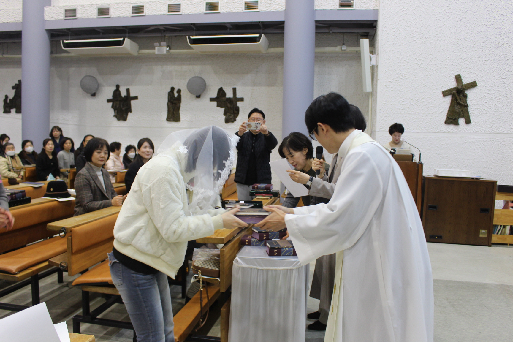 251225 세례식 (74).JPG