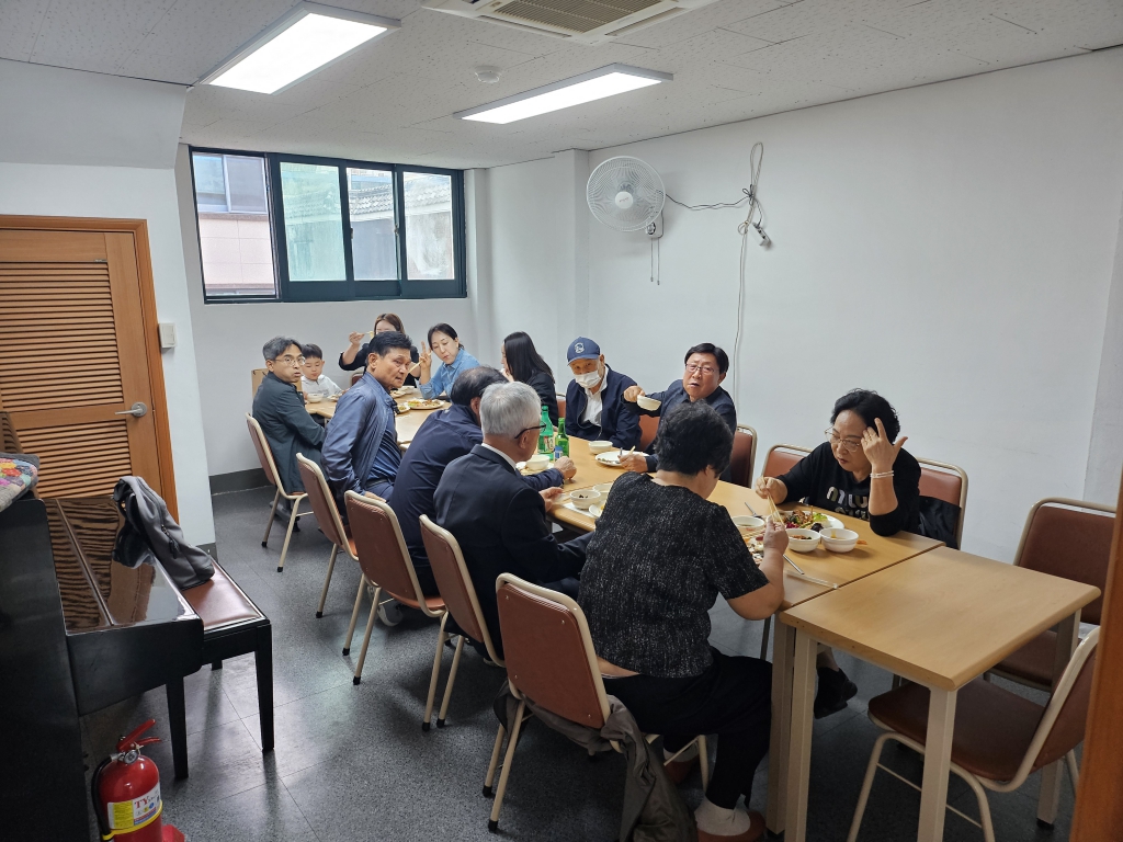 2410274 본당의날 점심식사 (10).jpg
