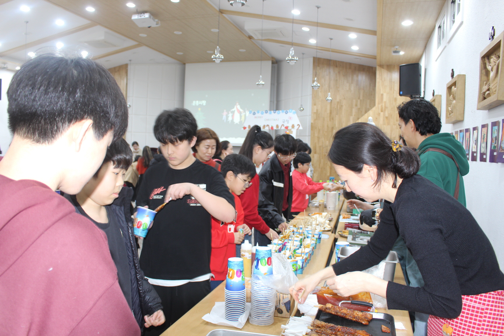 251220 성탄제_은총시장 (7).JPG