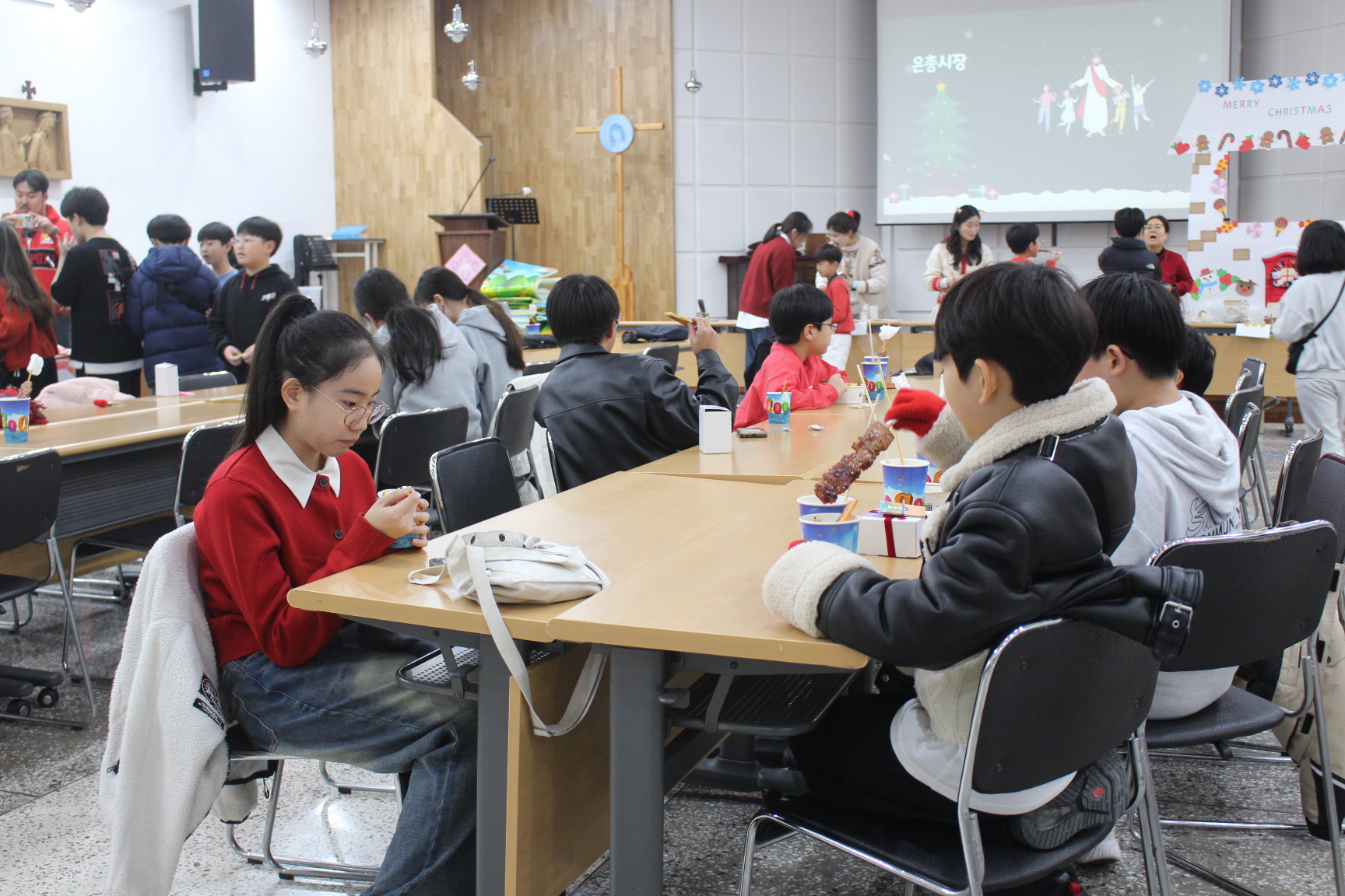 251220 성탄제_은총시장 (18).JPG