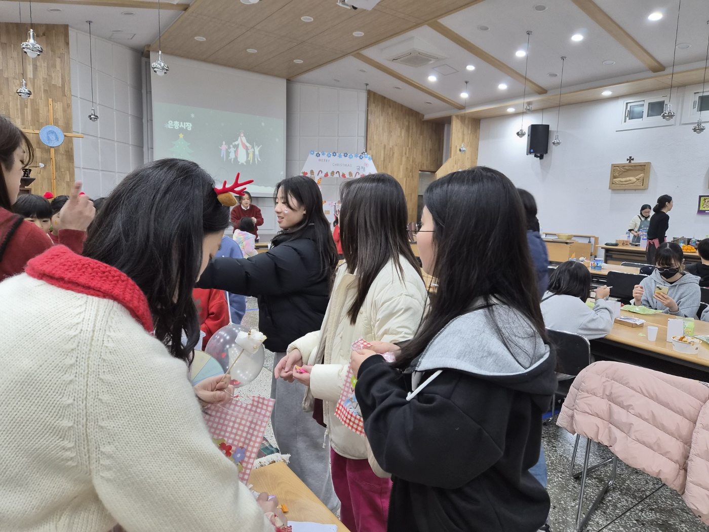 251220 성탄제_은총시장 (31).jpg