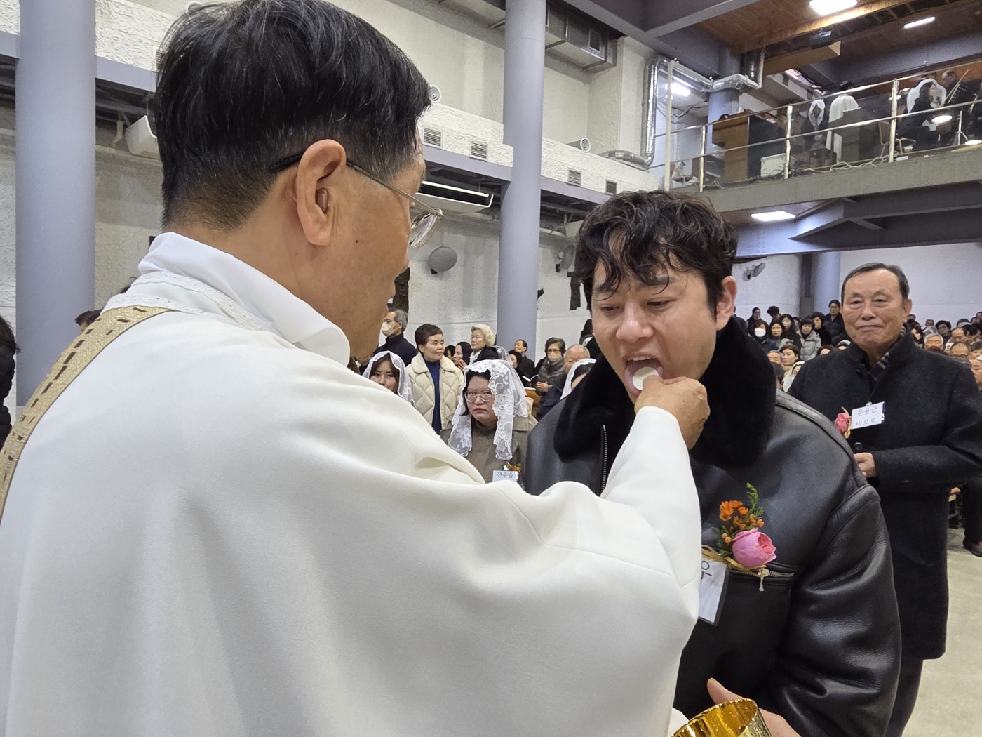 251225 성탄대축일 낮미사_첫영성체 (18).jpg