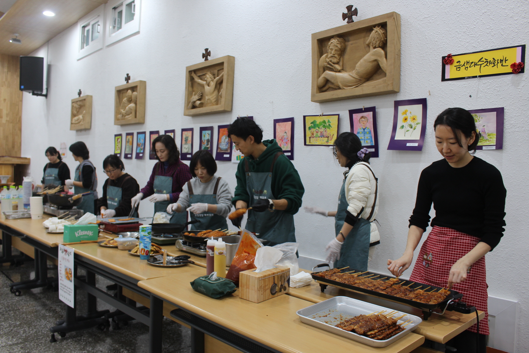 251220 성탄제_학부모회 간식준비 (2).JPG