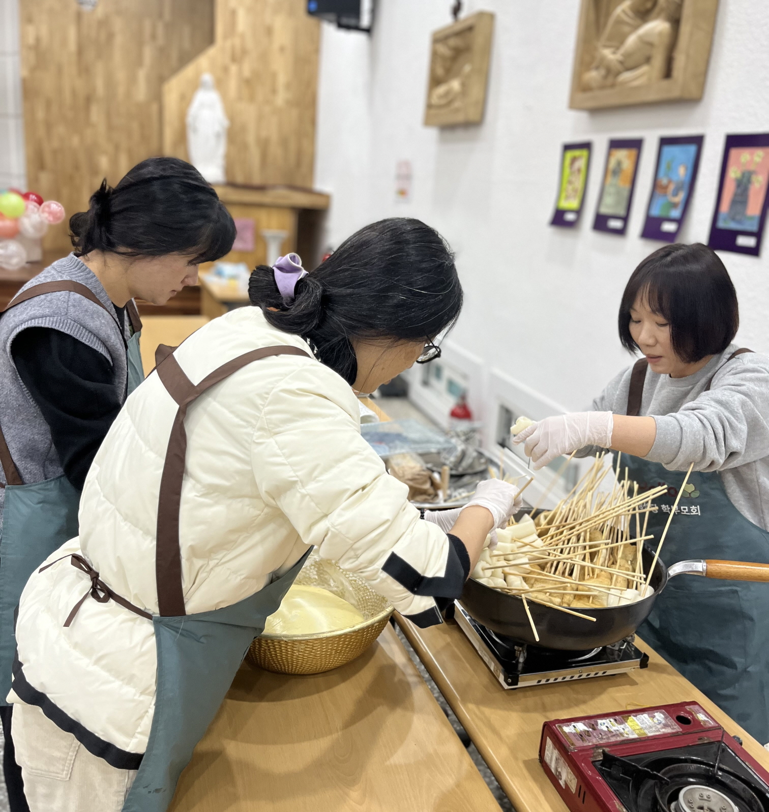 251220 성탄제_학부모회 간식준비 (5).jpg