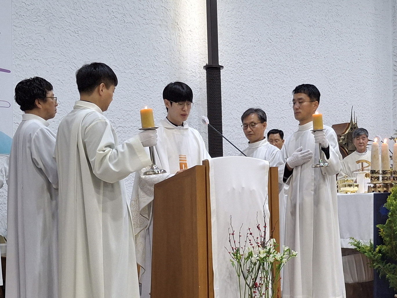 251224 성탄대축일밤미사_말씀의전례 (20).jpg