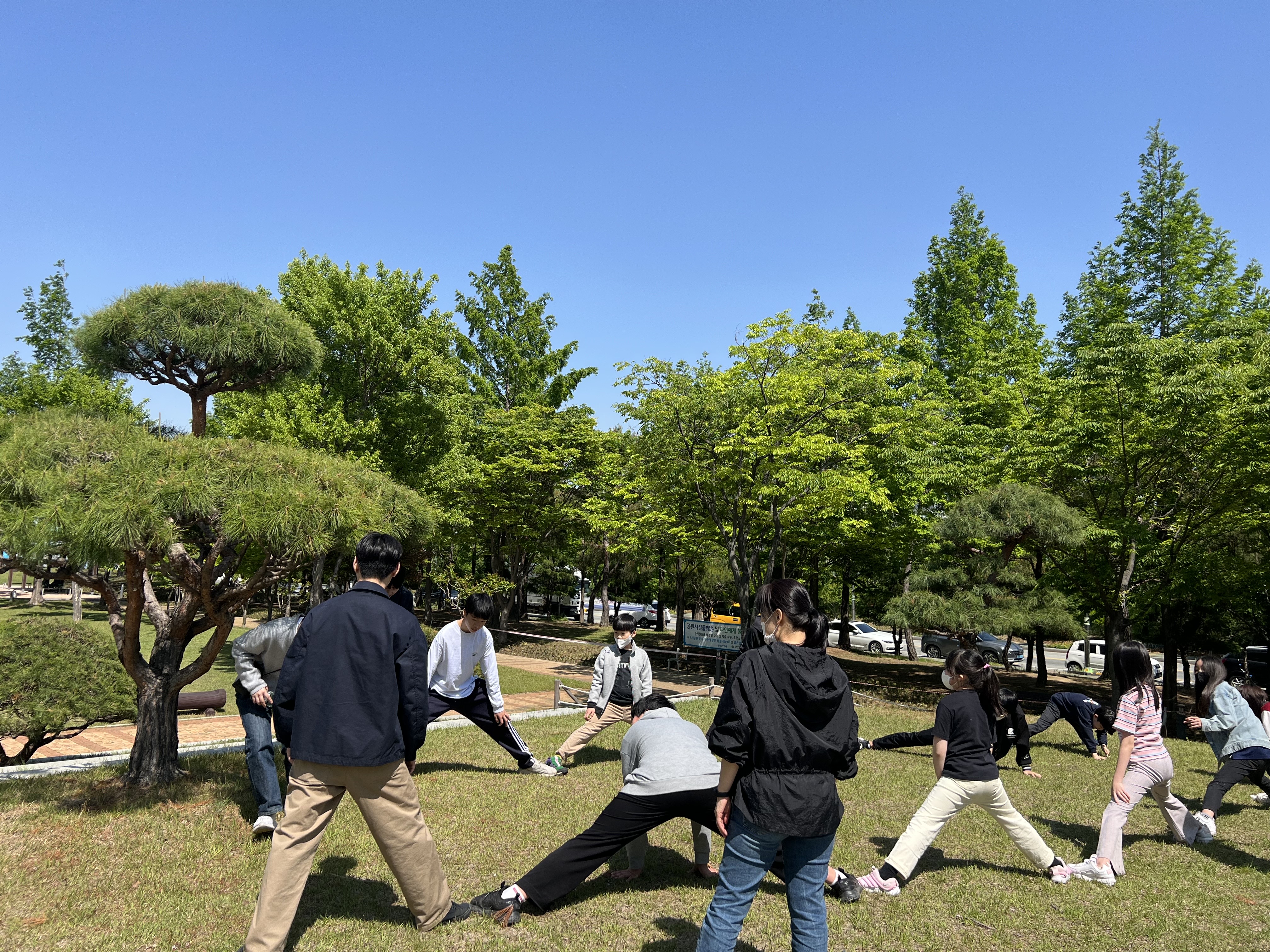 누구 누구 다리가 길까요 (1).jpg