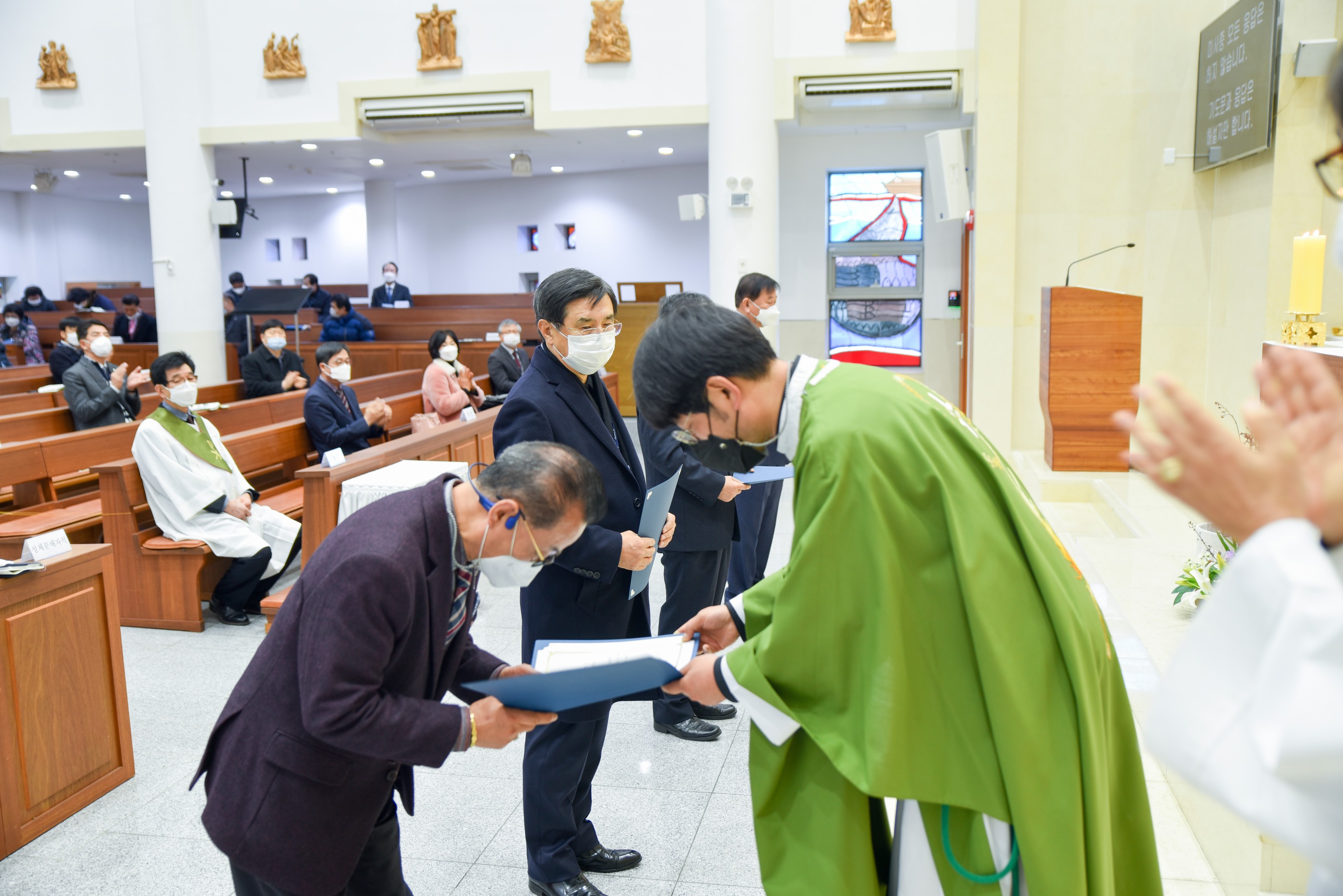 임명장수여 및 정기총회80.jpg