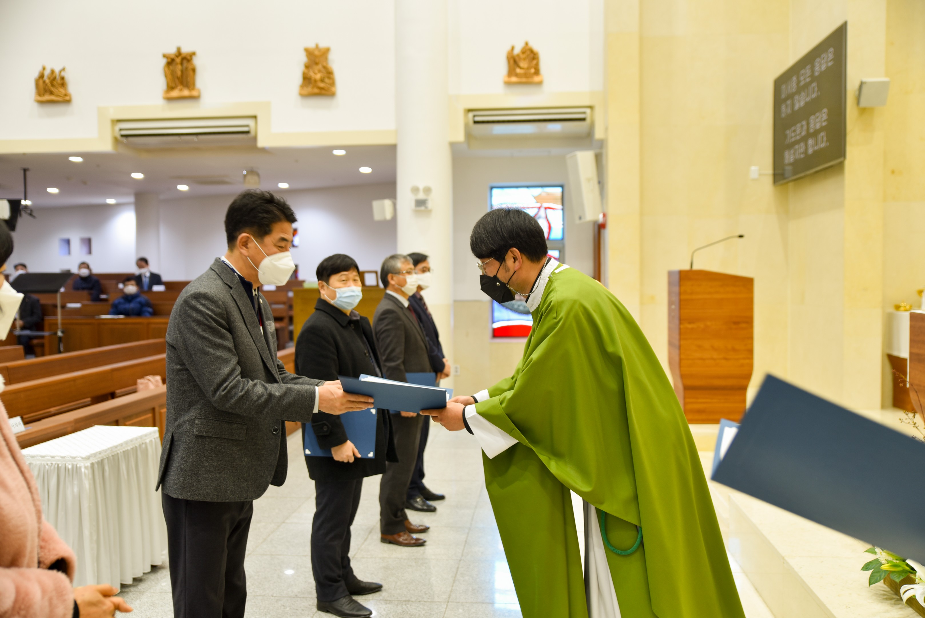 임명장수여 및 정기총회23.jpg