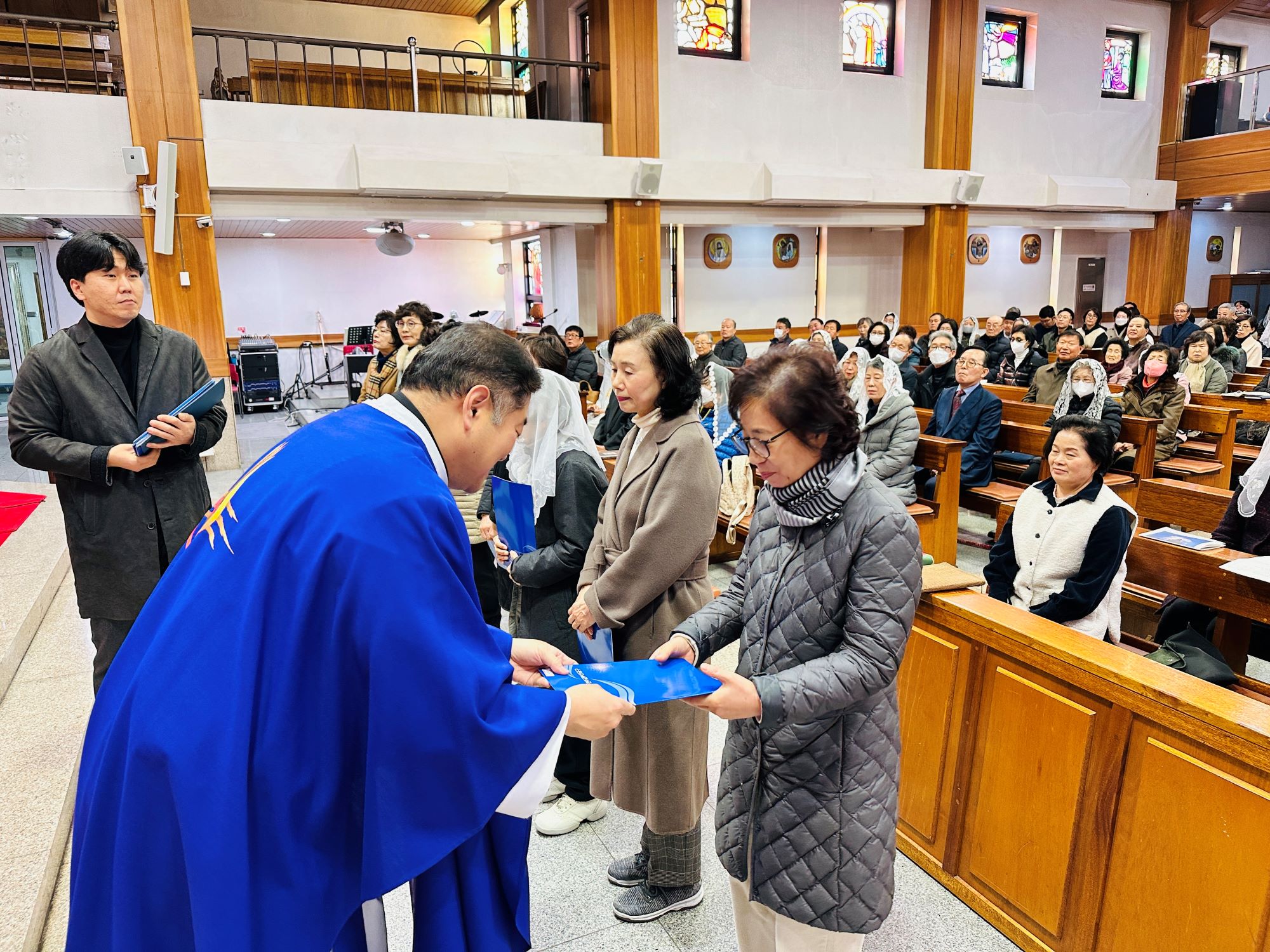 0303소공동체봉사자근속상10.jpg